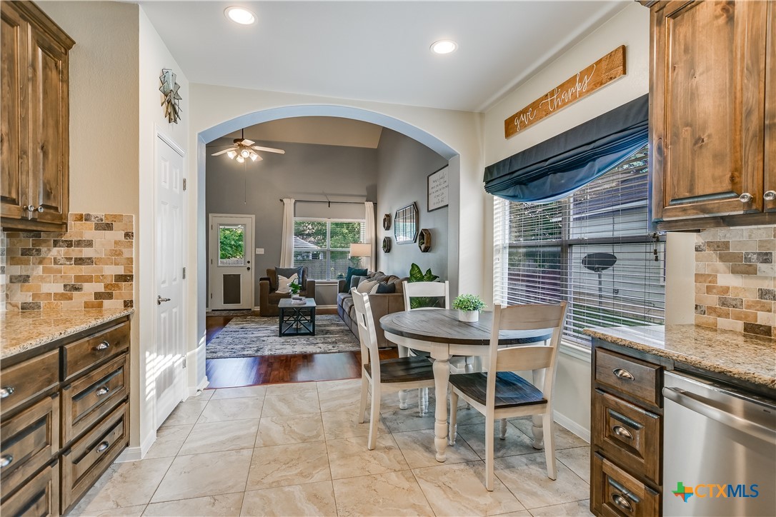 1122 Boxwood Loop Property Photo 13