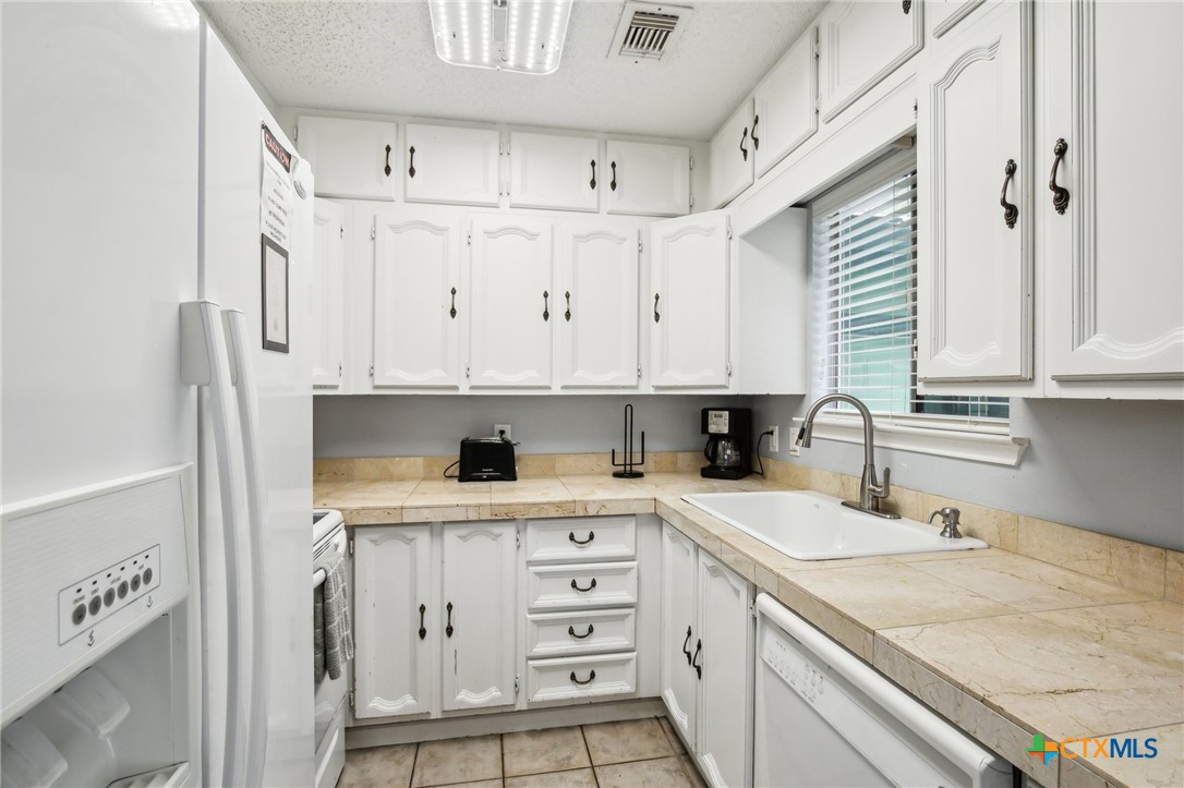 1890 Ponderosa Drive Property Photo 10