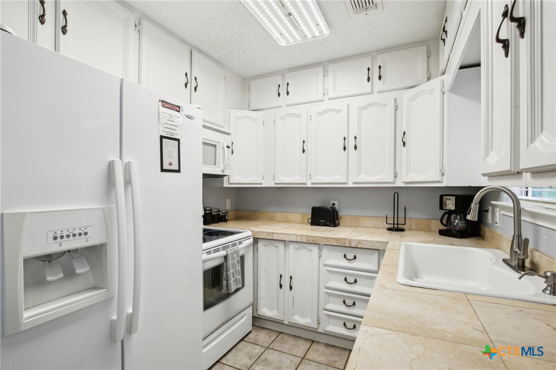 1890 Ponderosa Drive Property Photo 11