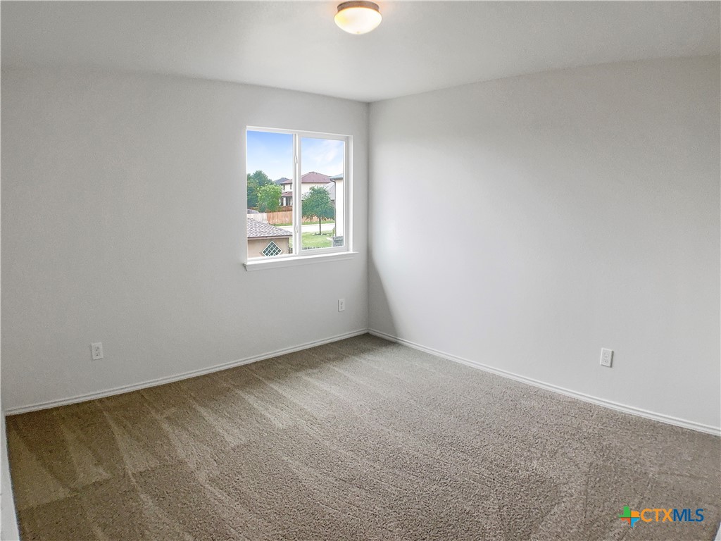 9909 Birch Tree Drive Property Photo 5