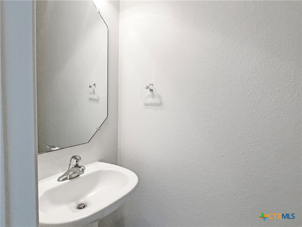 9909 Birch Tree Drive Property Photo 14