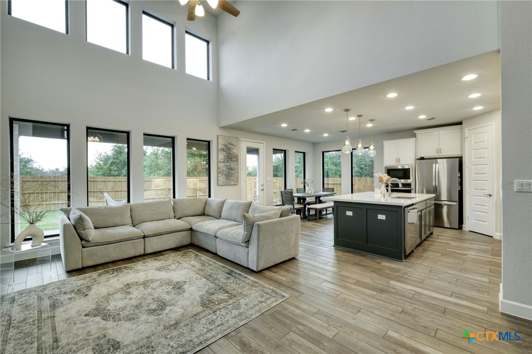 1401 Mulberry Oak Lane Property Photo 10
