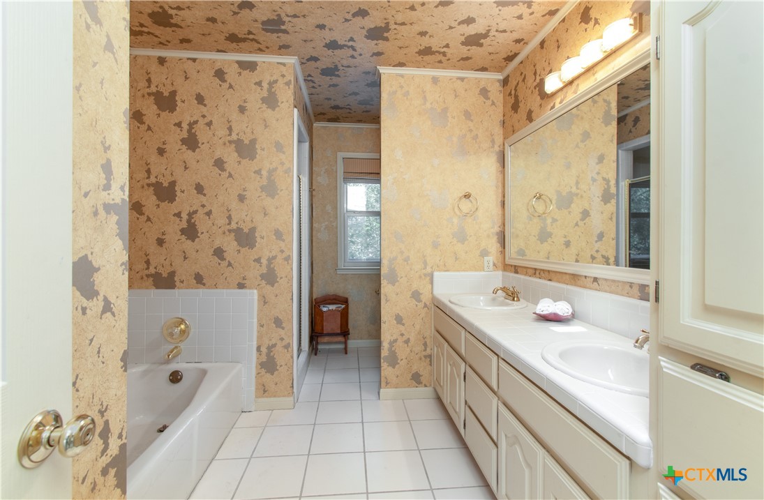 901 Hartrick Canyon Drive Property Photo 20