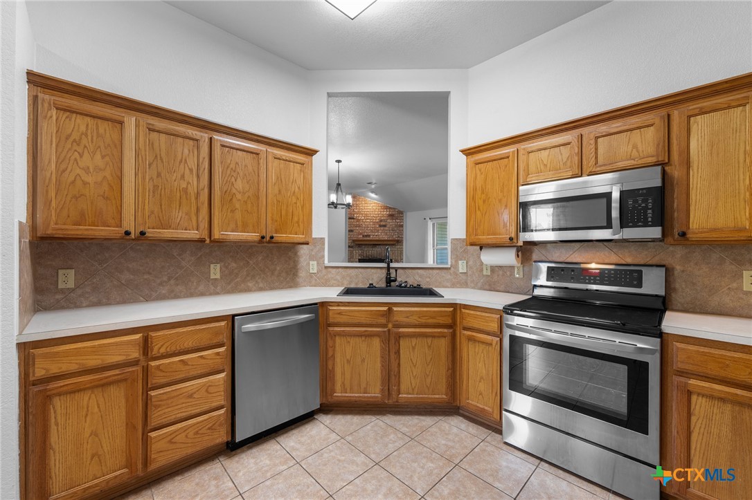 699 Irish Lane Property Photo 1