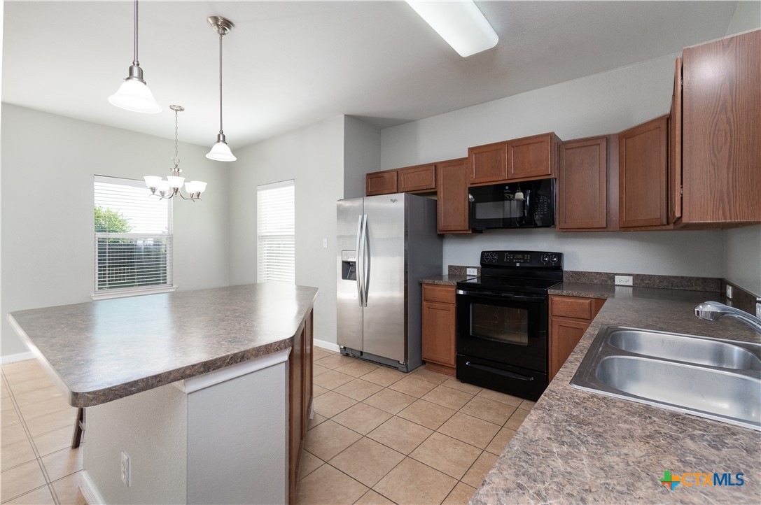 2324 Bellmont Property Photo 5