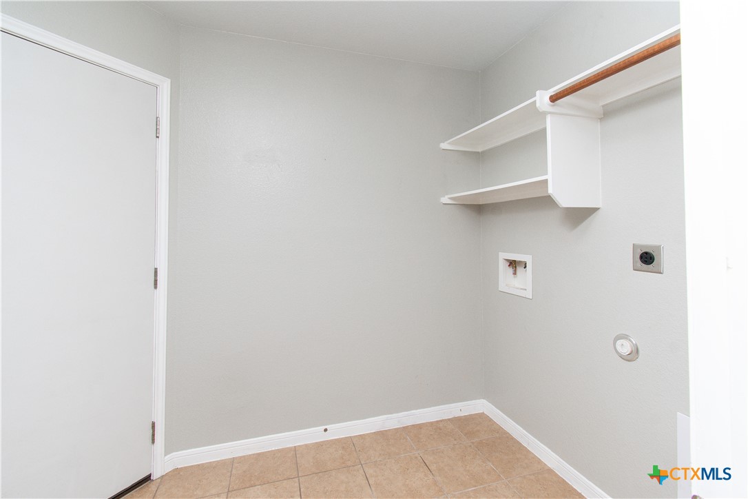 2324 Bellmont Property Photo 8