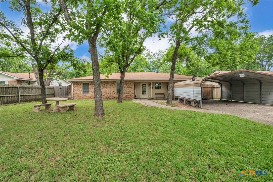 210 S Burnet Street Property Photo 2