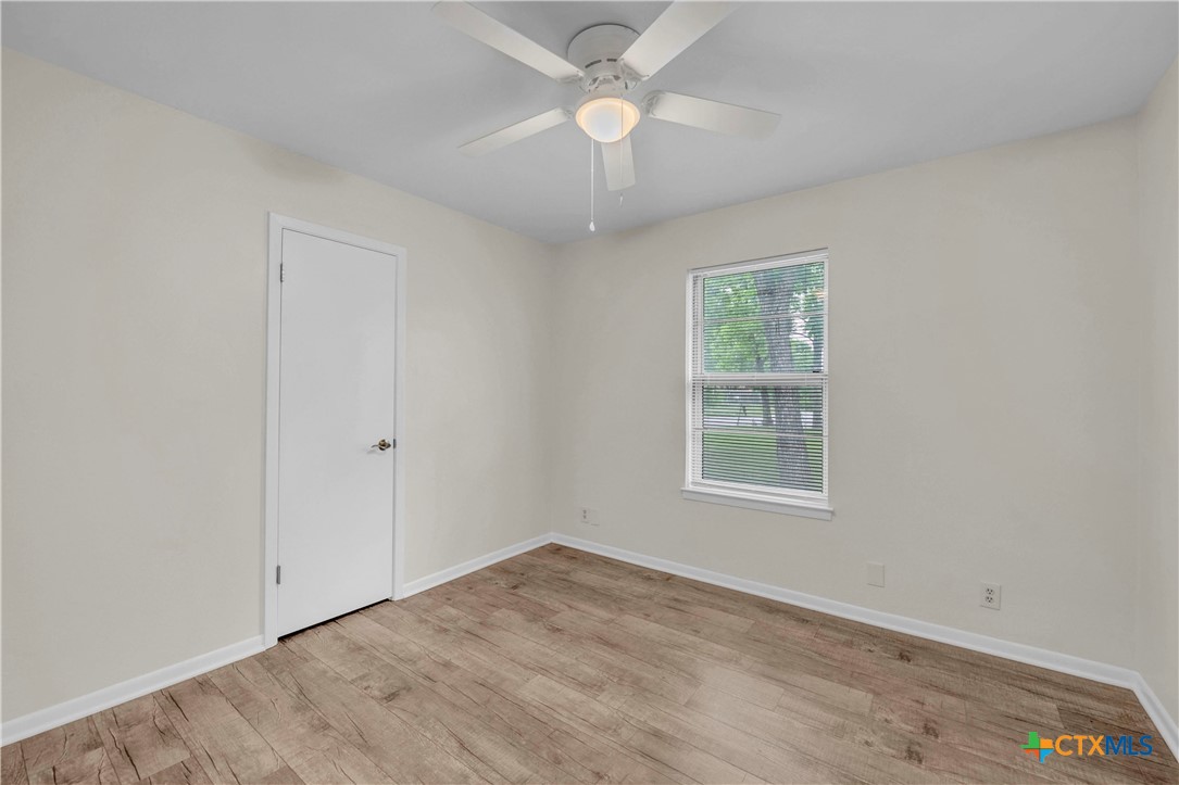 210 S Burnet Street Property Photo 4