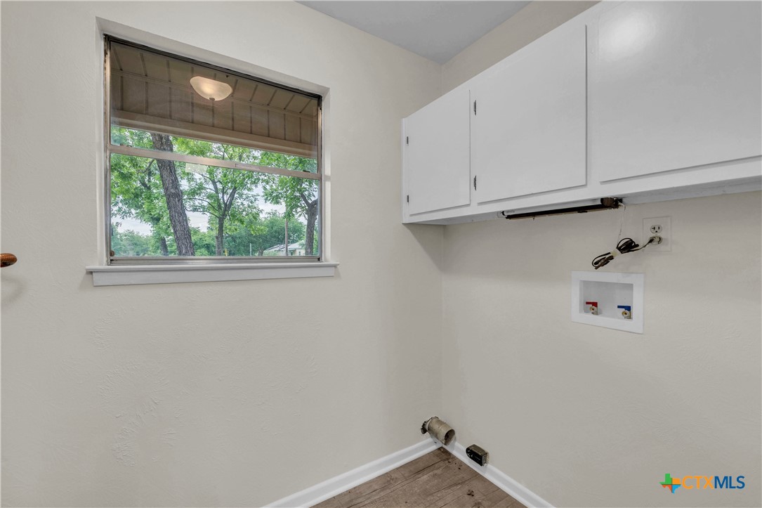 210 S Burnet Street Property Photo 17