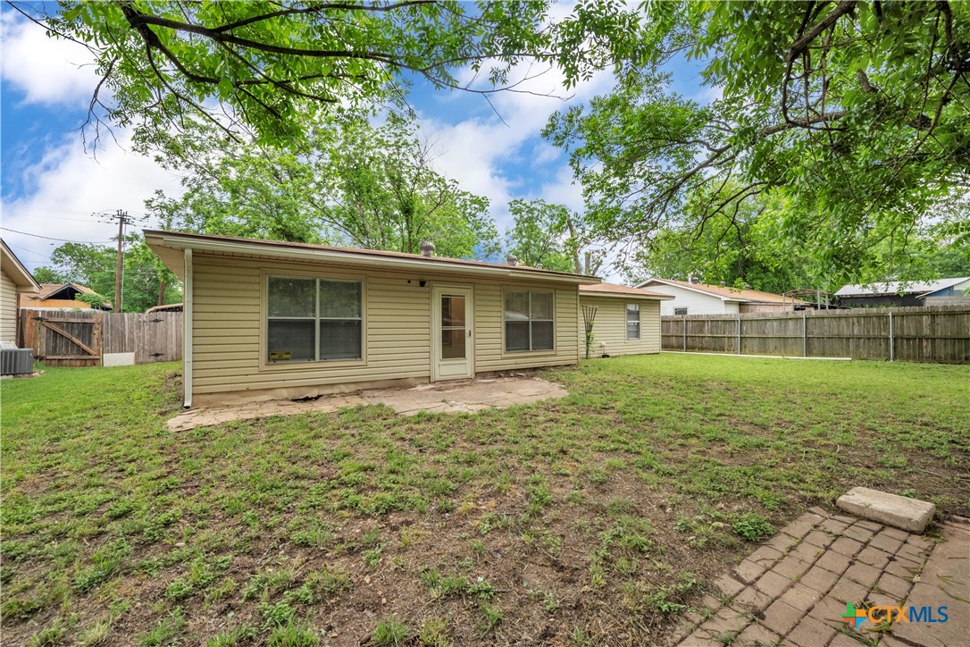 210 S Burnet Street Property Photo 21