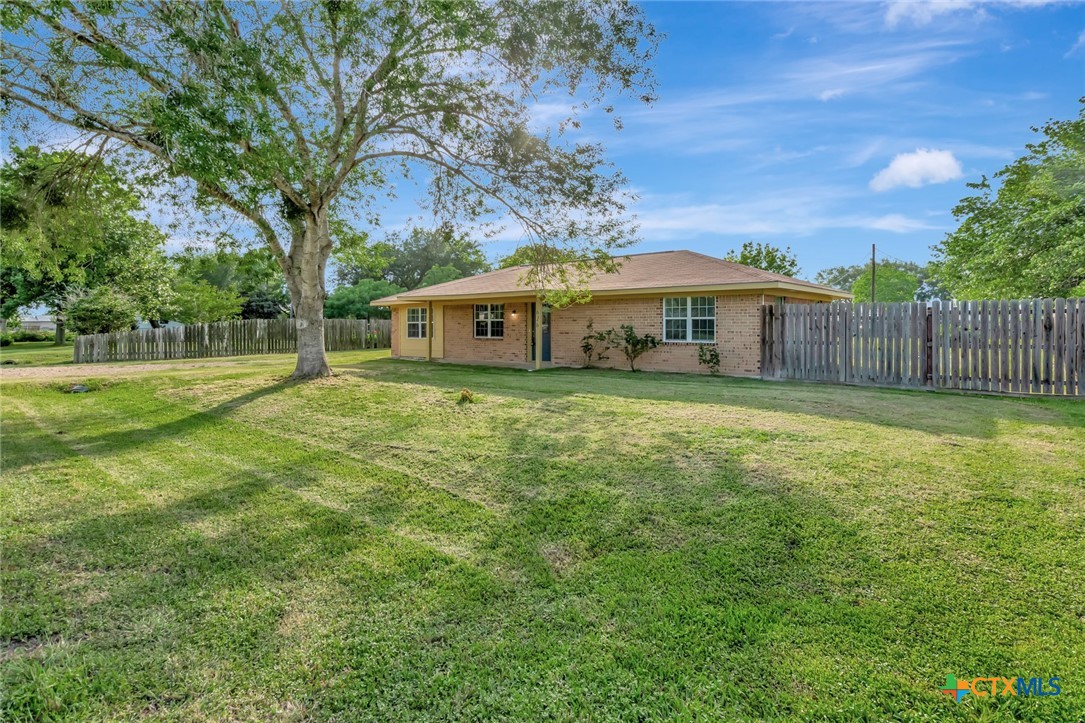 626 Lee Street Property Photo 1