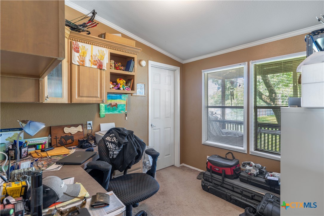 102 Fannin Oaks Drive Property Photo 8