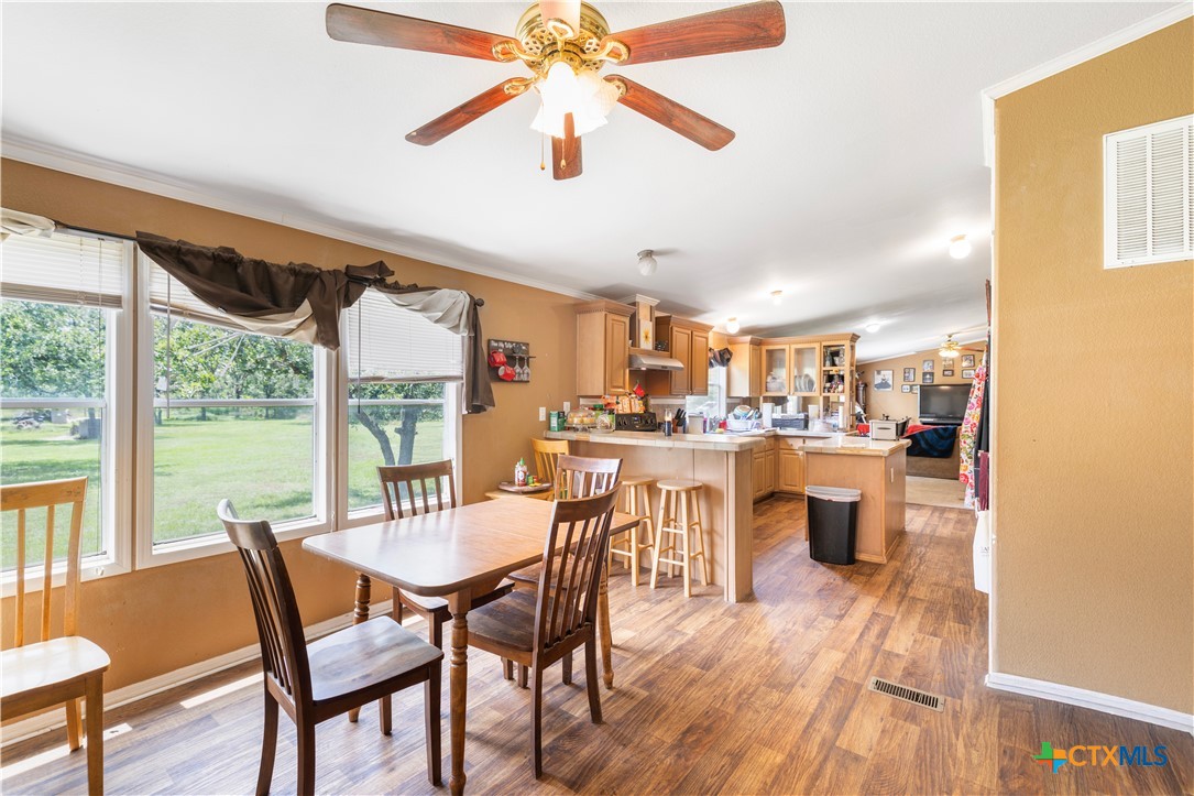 102 Fannin Oaks Drive Property Photo 11