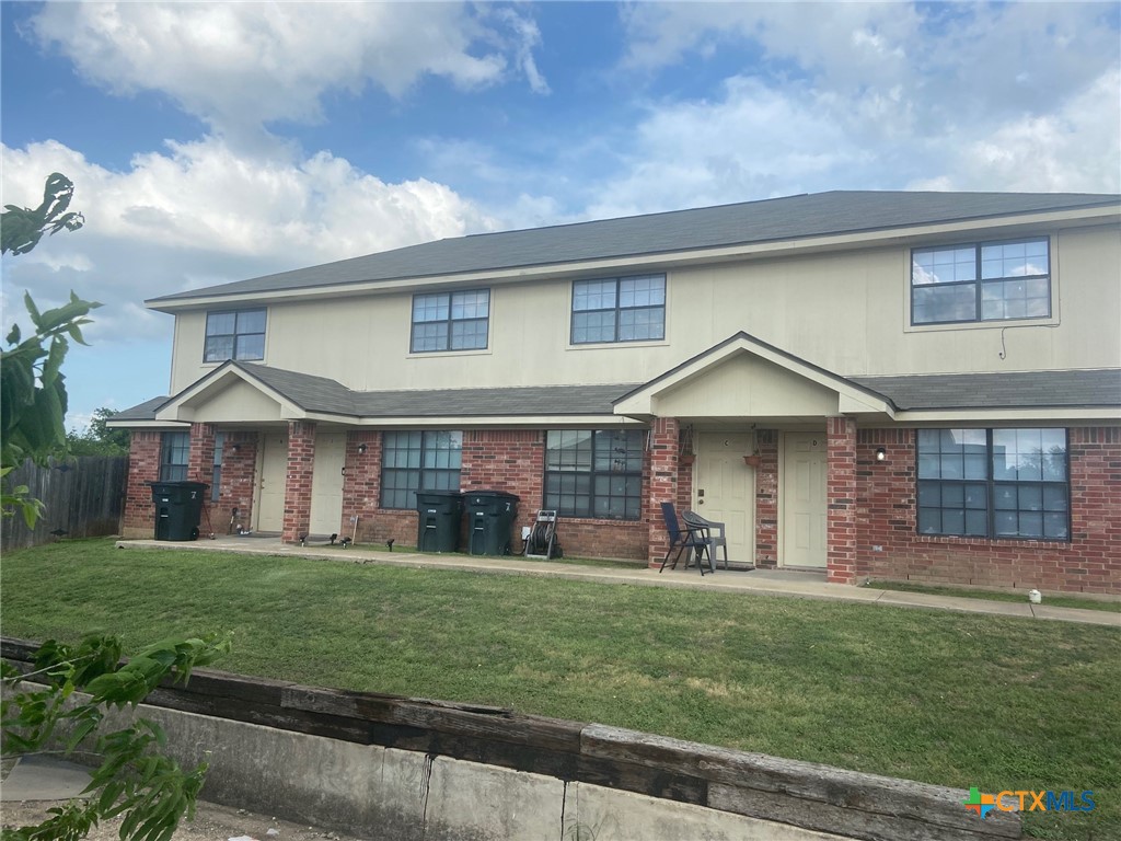 1009 Lansberry Court A,B,C,D Property Photo 1