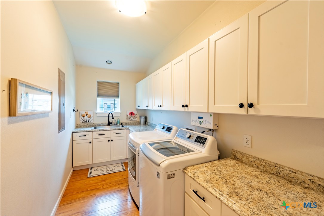 348 Barker Lane Property Photo 16