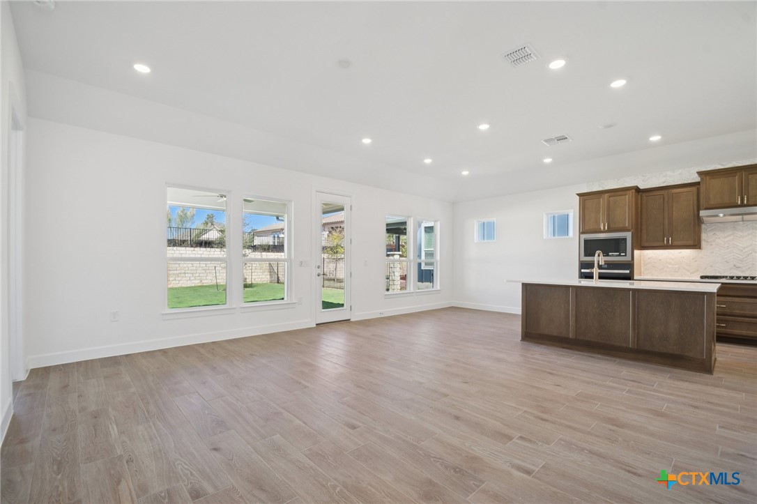 1528 Dancing Oak Lane Property Photo 7