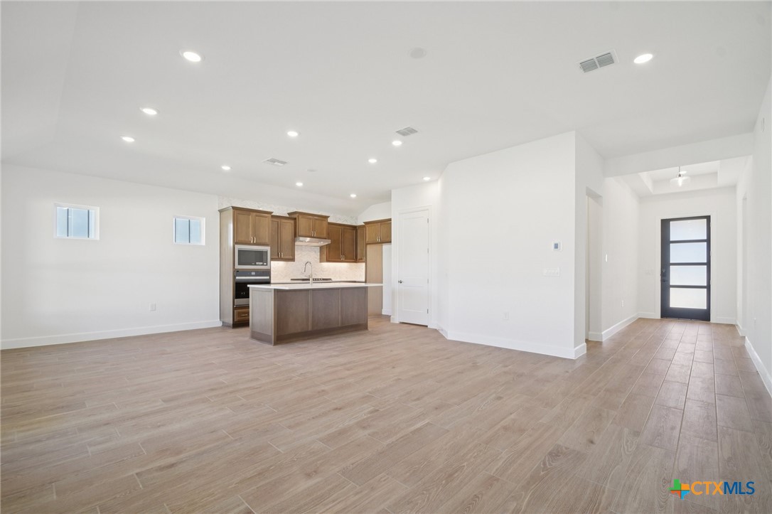 1528 Dancing Oak Lane Property Photo 8