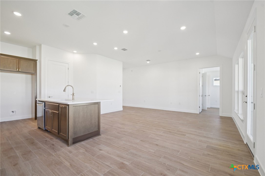 1528 Dancing Oak Lane Property Photo 9