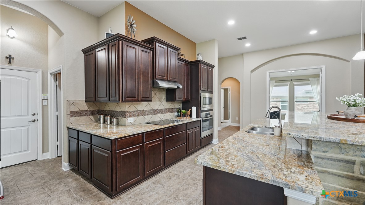 3318 Jasons Way Property Photo 5