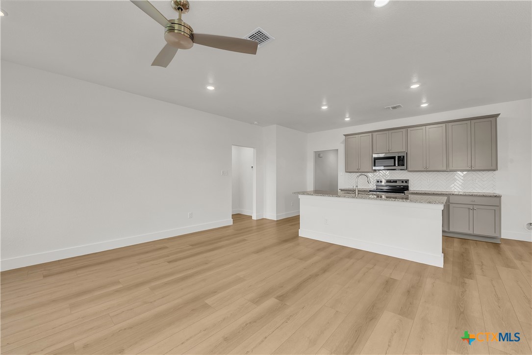 2406 Healy Drive Property Photo 3
