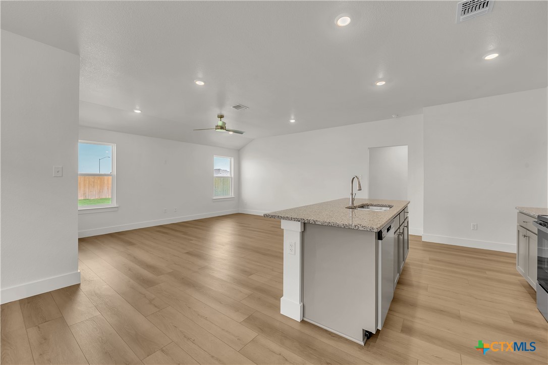 2406 Healy Drive Property Photo 5