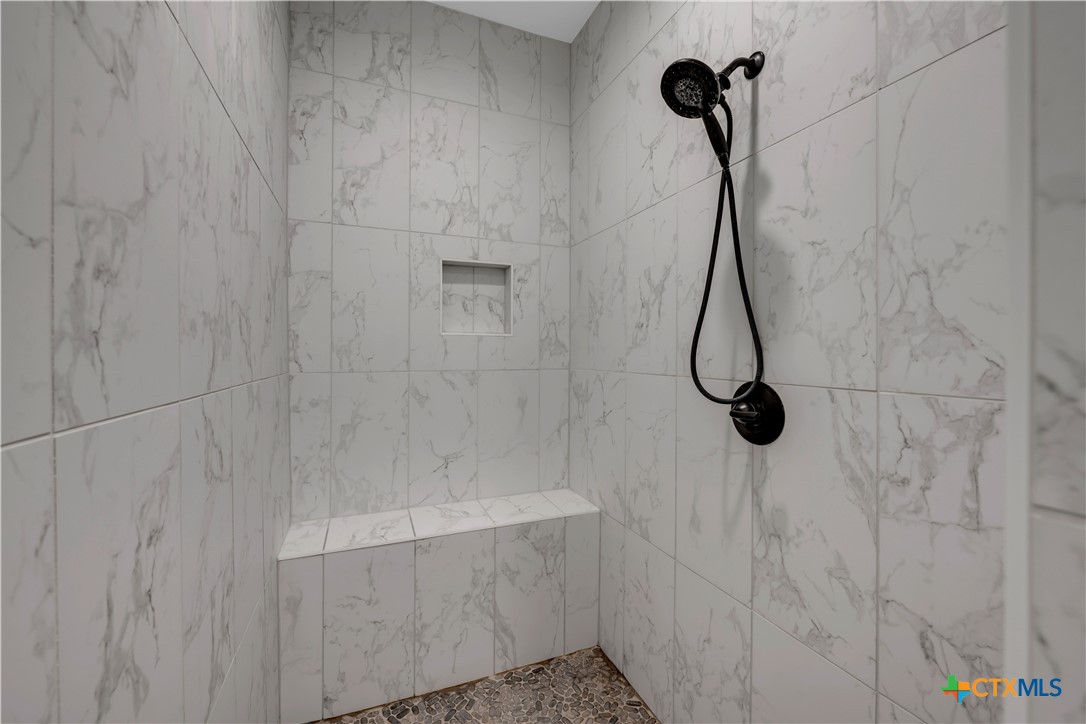 206 Dawna Len Drive Property Photo 26
