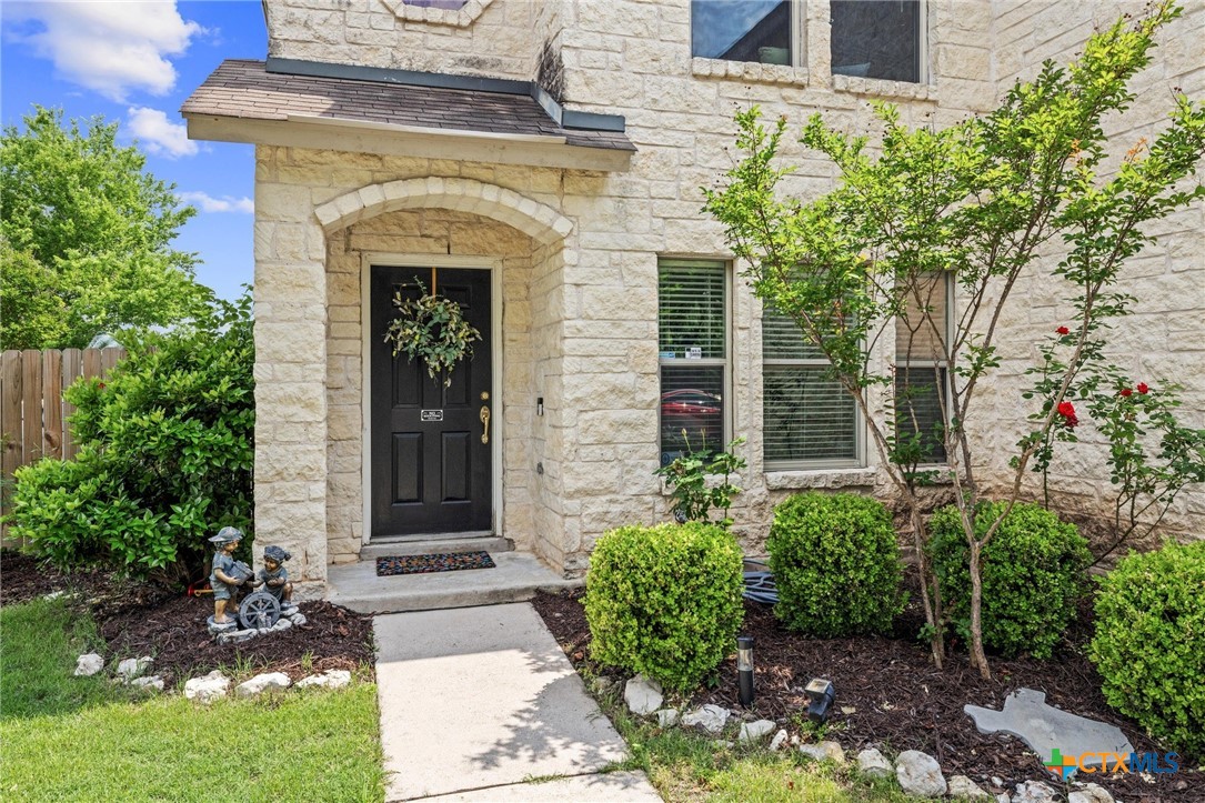 1800 Grassland Drive Property Photo 2