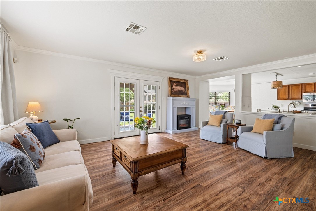 1800 Grassland Drive Property Photo 3