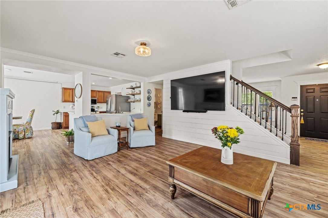 1800 Grassland Drive Property Photo 7
