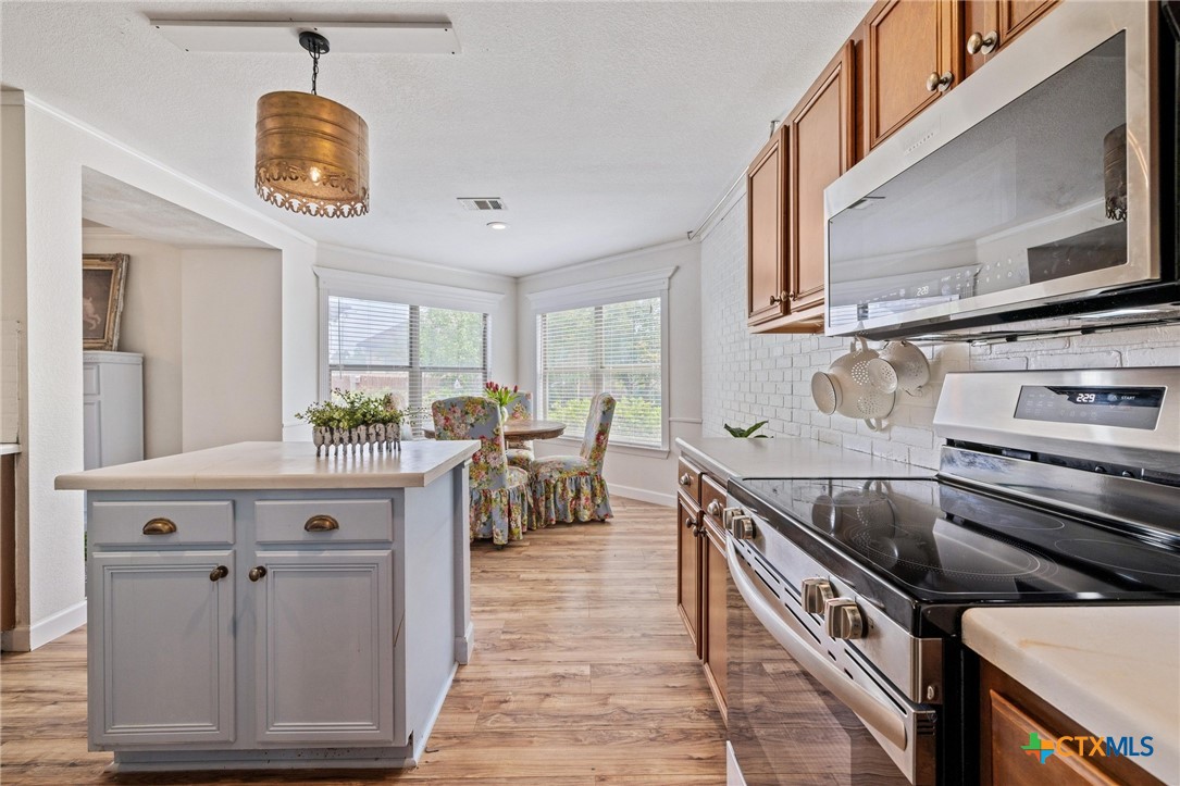 1800 Grassland Drive Property Photo 11
