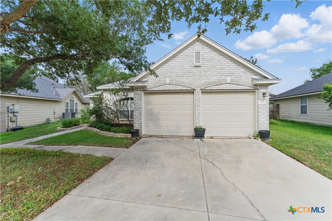 320 Meadow Park Property Photo 1