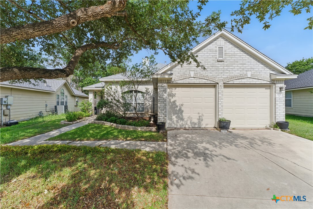 320 Meadow Park Property Photo 12