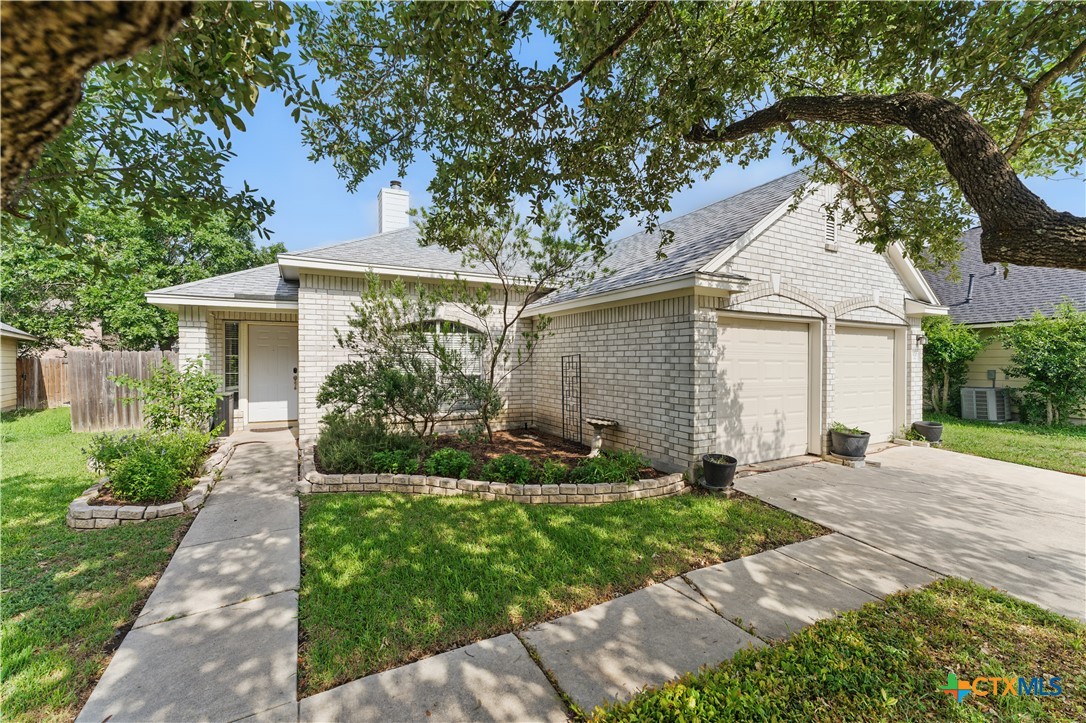 320 Meadow Park Property Photo 13