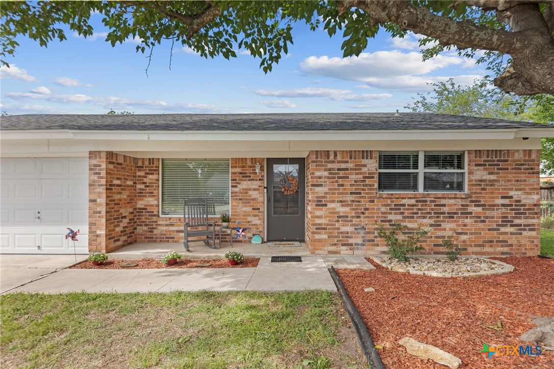 1611 Velma Avenue Property Photo 3
