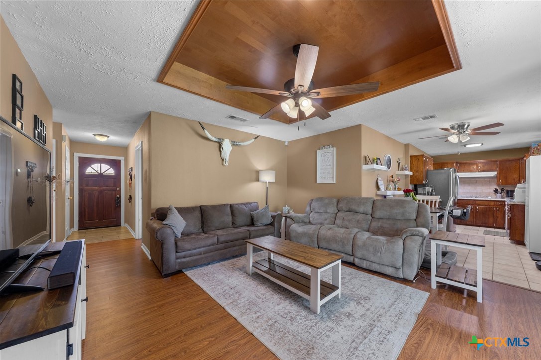 1611 Velma Avenue Property Photo 4