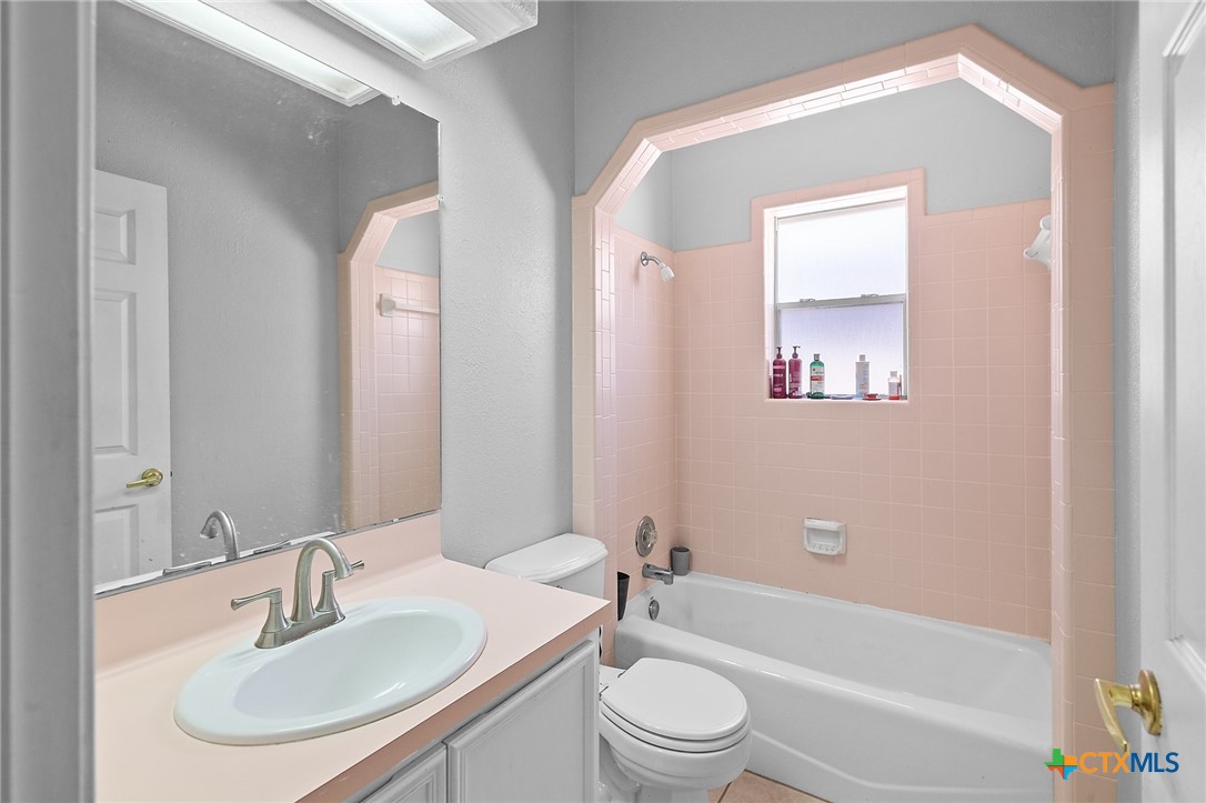 214 Belmoor Lane Property Photo 13