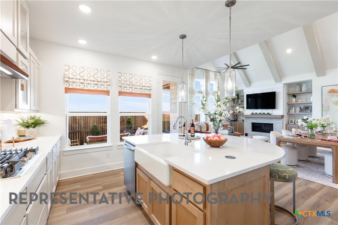 12217 Moon Pool Property Photo 6
