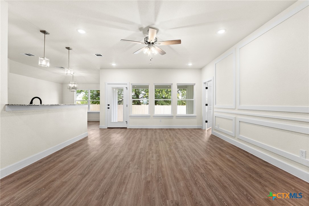 2119 Blackhawk Loop Property Photo 3