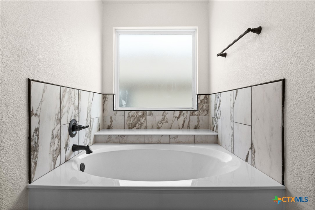 2119 Blackhawk Loop Property Photo 16
