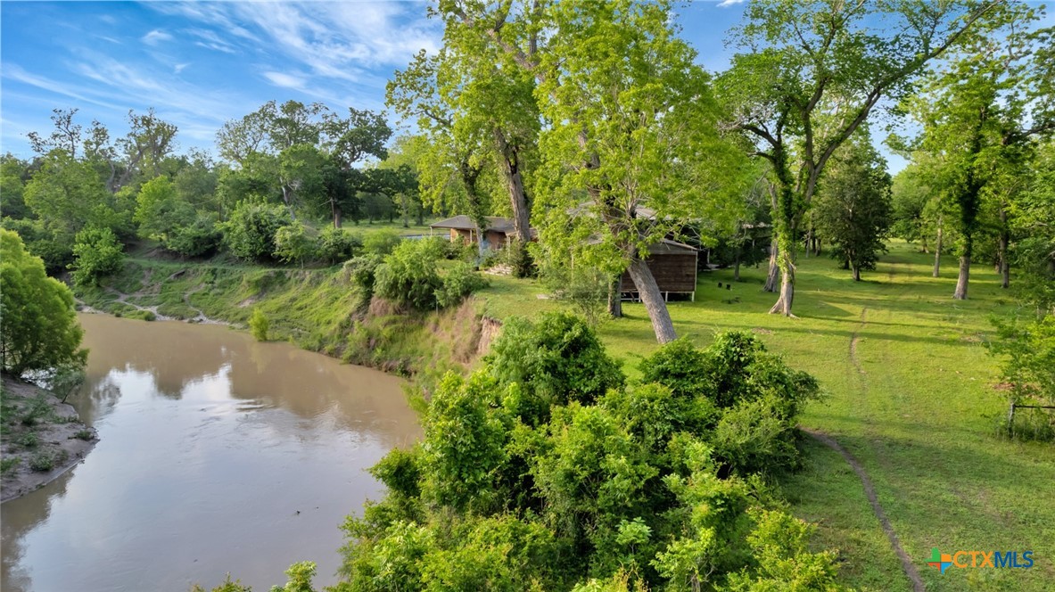 000 San Antonio River Road Property Photo 9