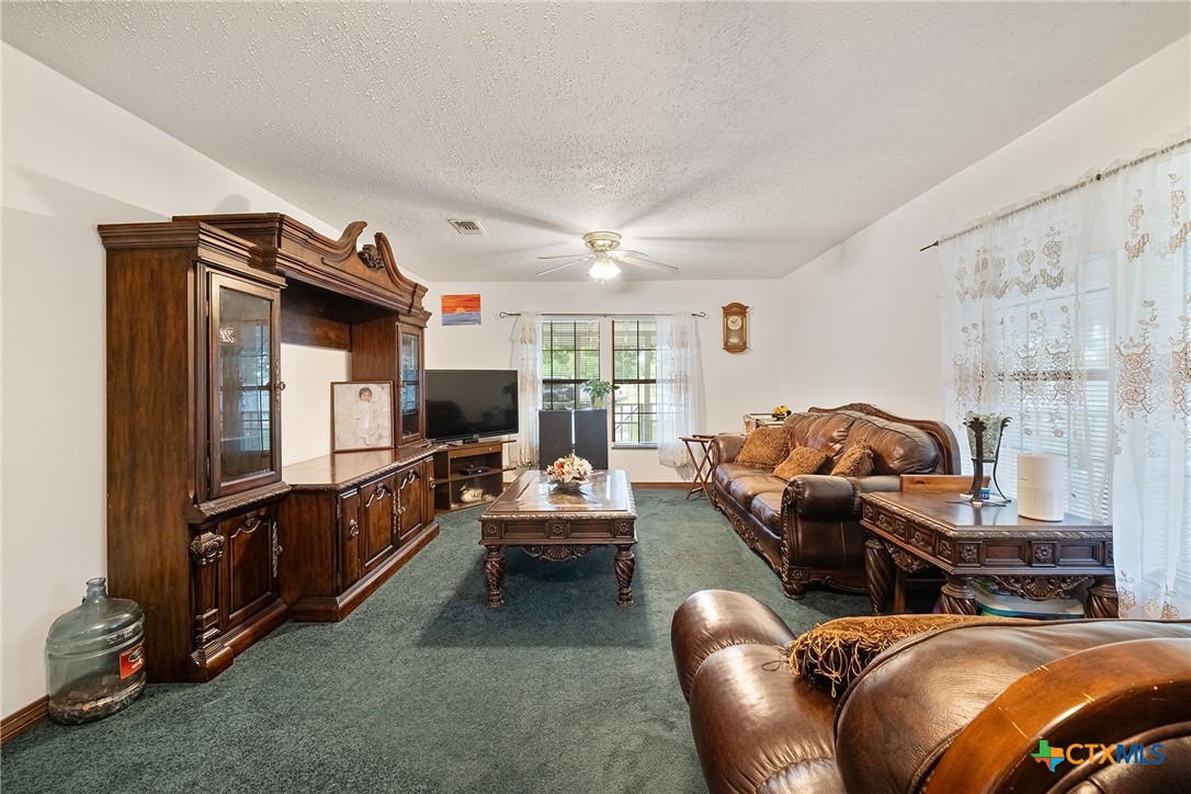 135 University Drive Property Photo 4
