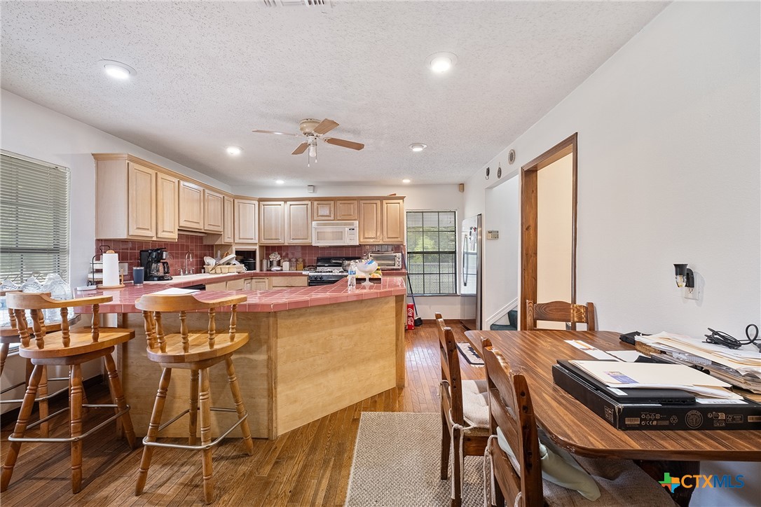 135 University Drive Property Photo 15