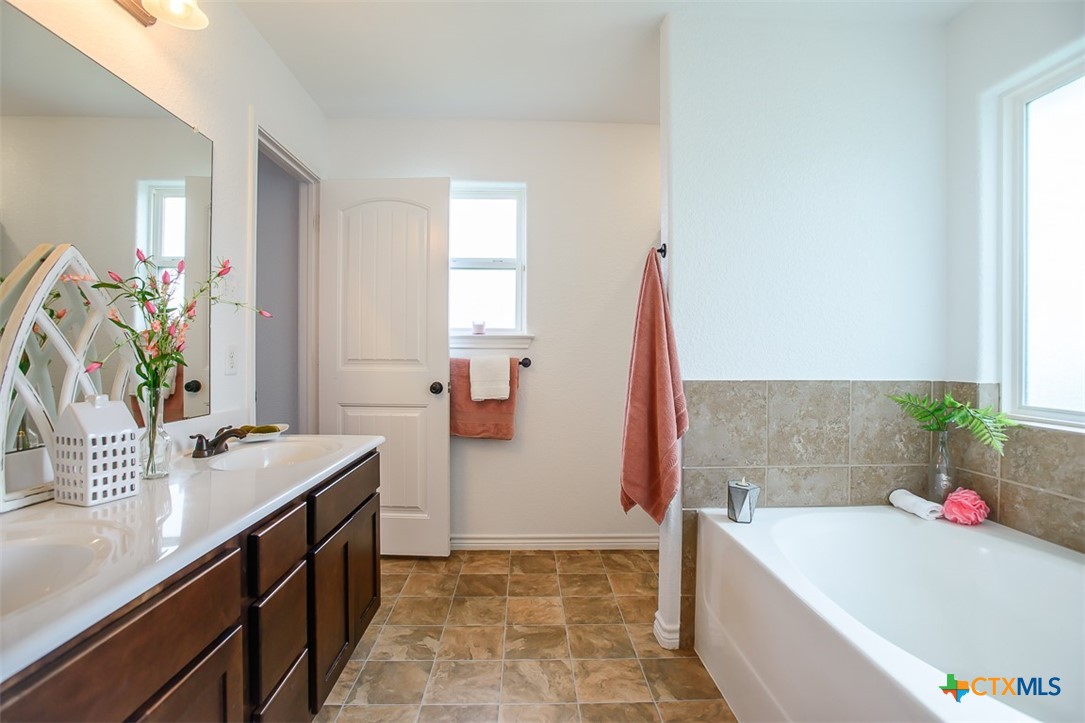 7202 Bose Ikard Drive Property Photo 21