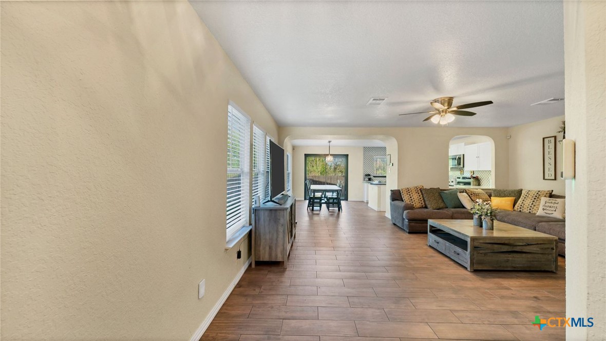 1131 Stone Trail Property Photo 6