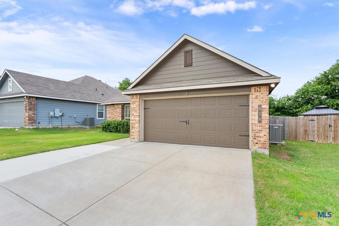 610 Hobby Road Property Photo 3