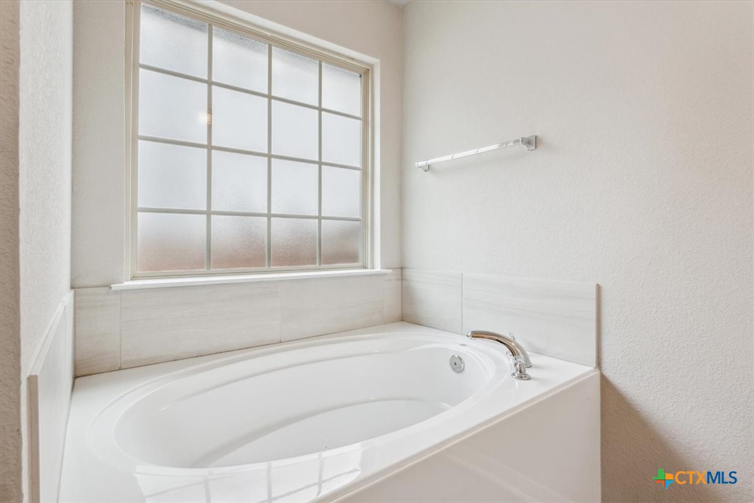 610 Hobby Road Property Photo 19