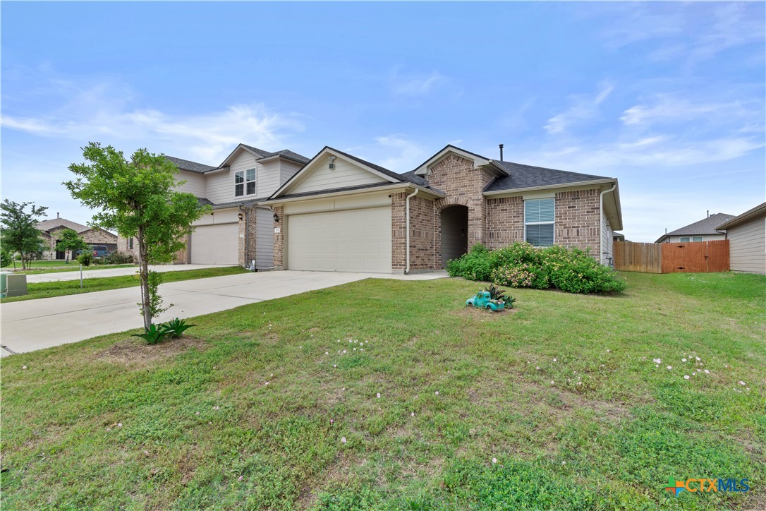 109 Half Moon Court Property Photo 1