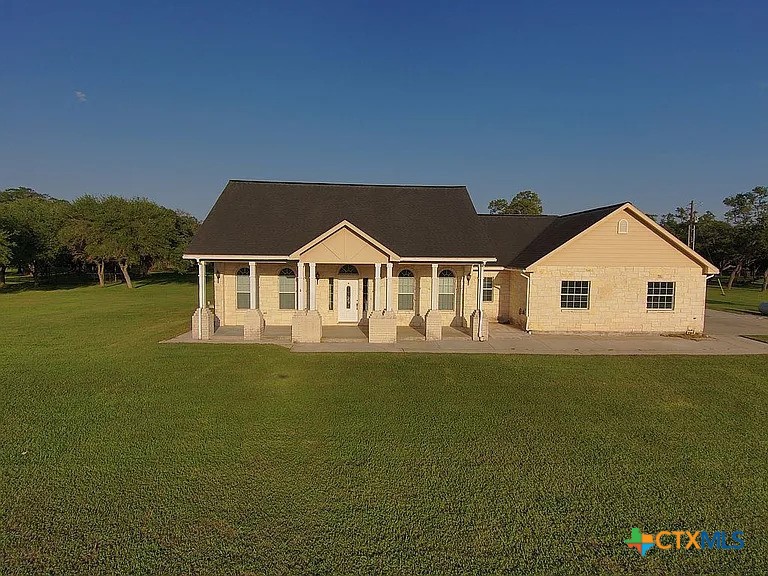 56 Post Oak Jct Property Photo 1