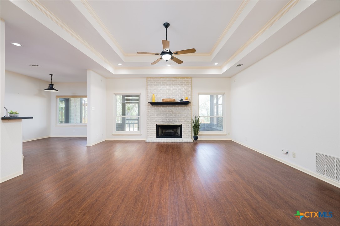 552 Mountain Oaks Drive Property Photo 5