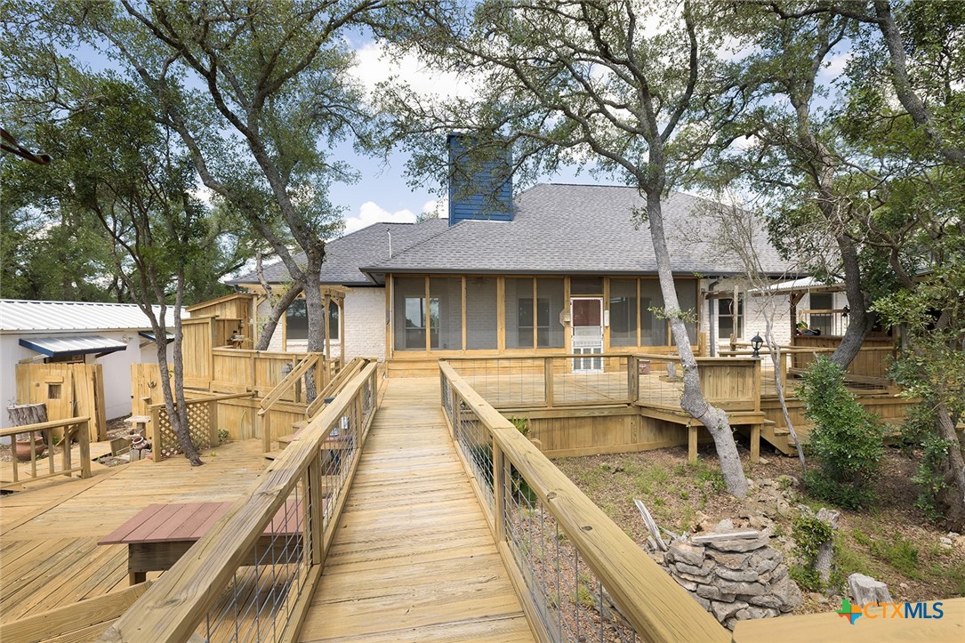 552 Mountain Oaks Drive Property Photo 18